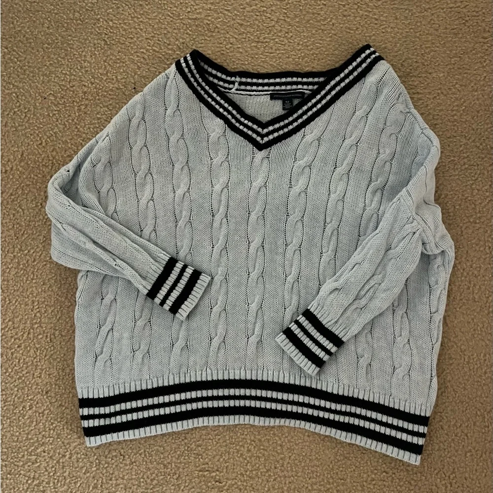 Sweater - Picture 1 of 2